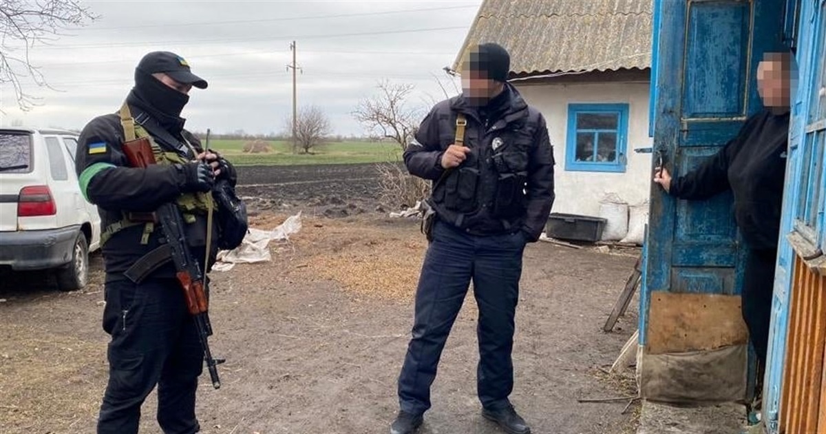 У Новограді-Волинському борються з пияцтвом: копи з теробороною проводять рейди