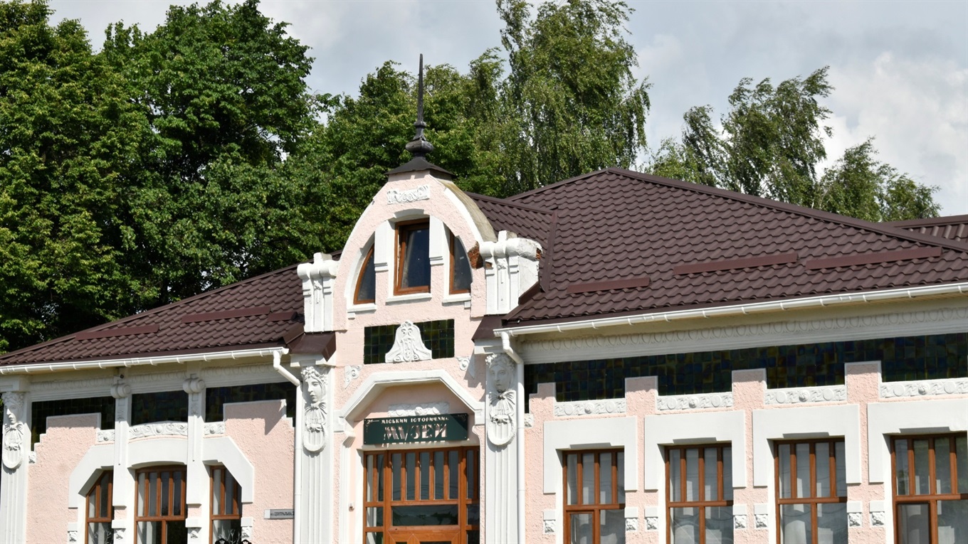 У Жмеринці відремонтували покрівлю міського історичного музею: фото