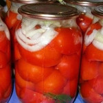 Помідори мариновані з цибулею