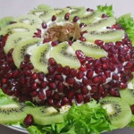 Салат із чорносливом, ківі та гранатом