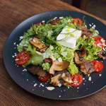 Теплий салат з телятиною