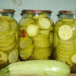 Смачні мариновані кабачки