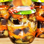 Баклажани по-корейськи з морквою і цибулею
