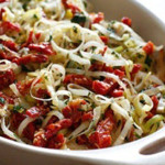 Теплий салат з макаронами і куркою: з італійської кухні
