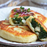 Картопляники зі шпинатом і яйцем