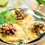Гнізда з грибами і морепродуктами
