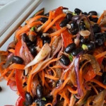 Квасоля з овочами по-корейськи