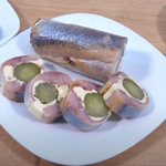 Рулет з оселедця з начинкою