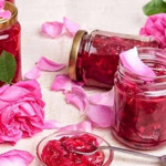 Варення з пелюсток троянди