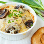 Класичний жульєн з куркою та грибами