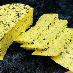 Домашній сир з куркумою