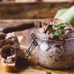 Грибний паштет з квасолею та чорносливом