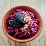 Салат з буряком і чорносливом