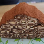 Шоколадний млинцевий торт з кремом із маскарпоне