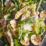 Теплий салат з куркою та грибами