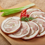 Рулет із сала з часником