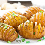 Картопля “хассельбек” з сиром і часниковим маслом