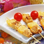 Канапе з ананасами, куркою і апельсинами
