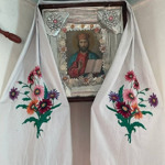 Ікона, лампадка та рушник