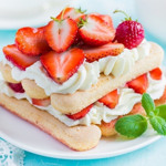 Полуничний тірамісу