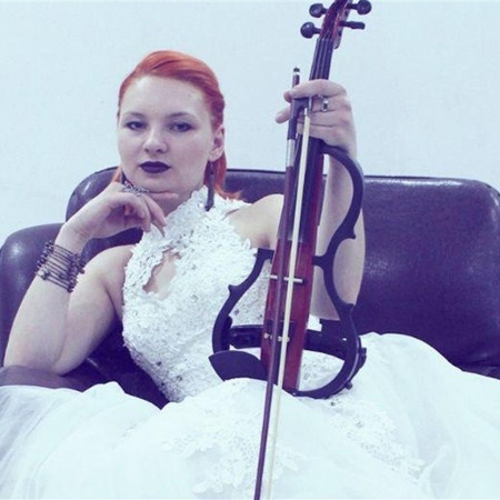 «Сватівчанка розповіла, як працює музикантом в Індії: класику або європейські хіти вони не слухають»