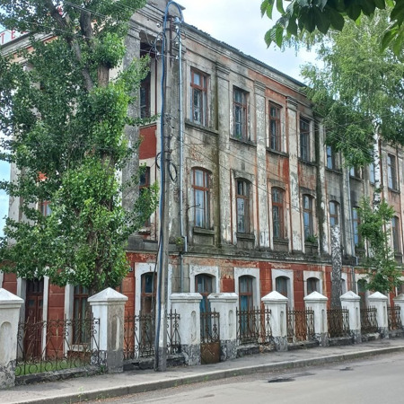 Стара будівля Смілянського фахового коледжу харчових технологій
