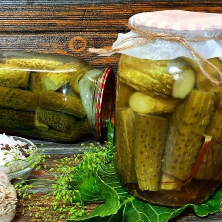 Огірки з прянощами