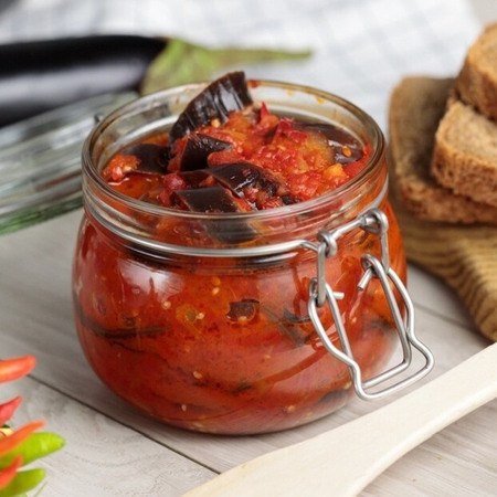 Баклажани в аджиці на зиму 