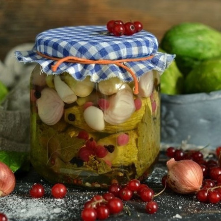 Огірки з порічками