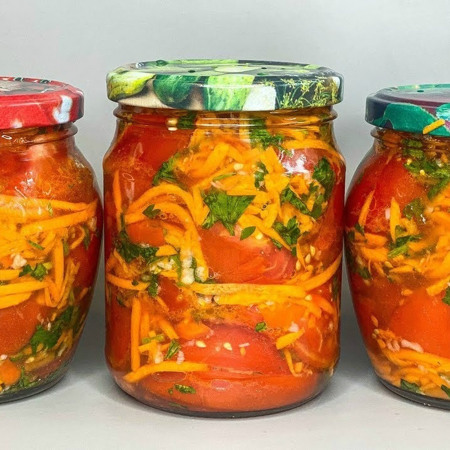 Помідори по-корейськи (пікантний салат)