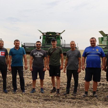 Шановні працівники Гарант-Агро-4!