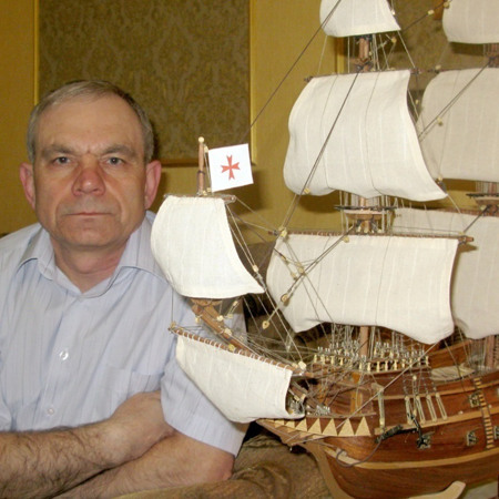 «Анатолій Луньов робить точні копії військових вітрильників, хоча жодного разу не плавав на кораблі»