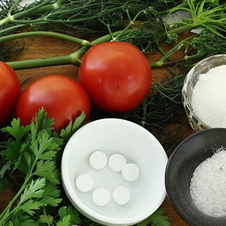 Помідори з аспірином (без стерилізації)