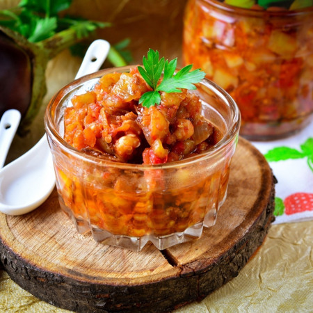 Салат з баклажанів на зиму 