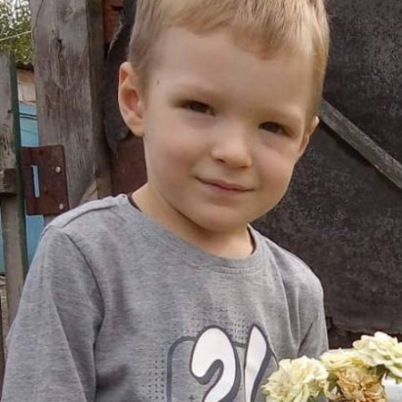 Діма Безмеліцин, 4 роки, с. Хороше