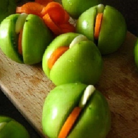 Мариновані зелені помідори