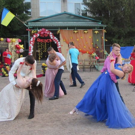 Мілуватська школа Сватівського району 