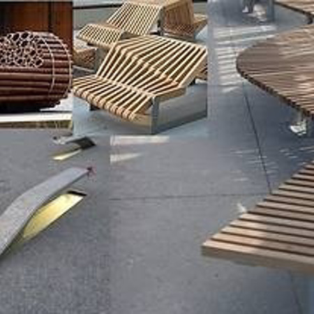 Лавочки в центрі