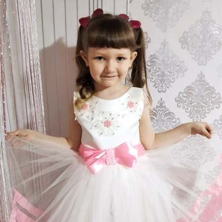 Дар’я Новікова, 4 роки,  смт Петропавлівка