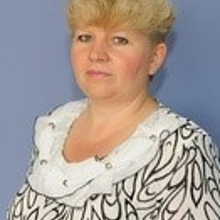 Світлана Олександрівна Бабкова,  учитель української мови і літератури Петропавлівської ЗОШ №2