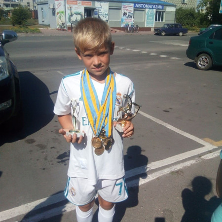 Артем Сінєльніков, смт Петропавлівка 