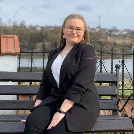 Ангеліна Денисюк — школярка 