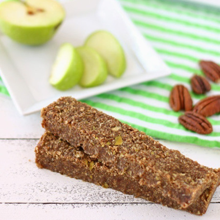 Енергетичні батончики з яблук і горіхів