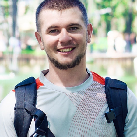 «Перш ніж стати професійним фотографом, Олександр Павленко «тренувався» на жуках у Петрівці»