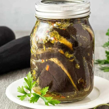 Баклажани фаршировані овочами