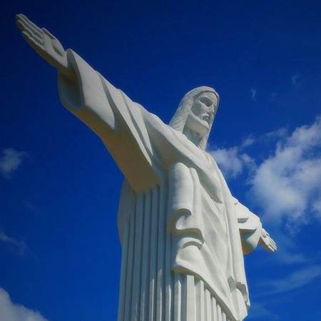 Статуя Христа Спасителя