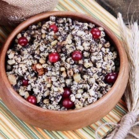 Кутя з ячменю та заморожених ягід