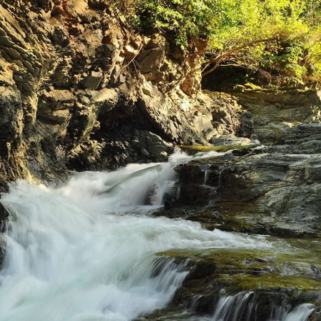 Сріблясті водоспади на річці Пістинці