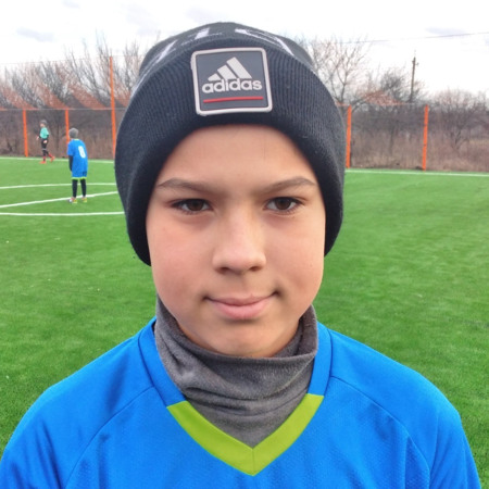 Артем Артиков, юний футболіст