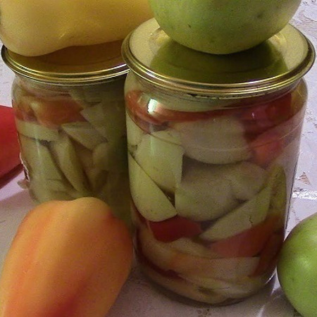 Маринований перець з яблуками